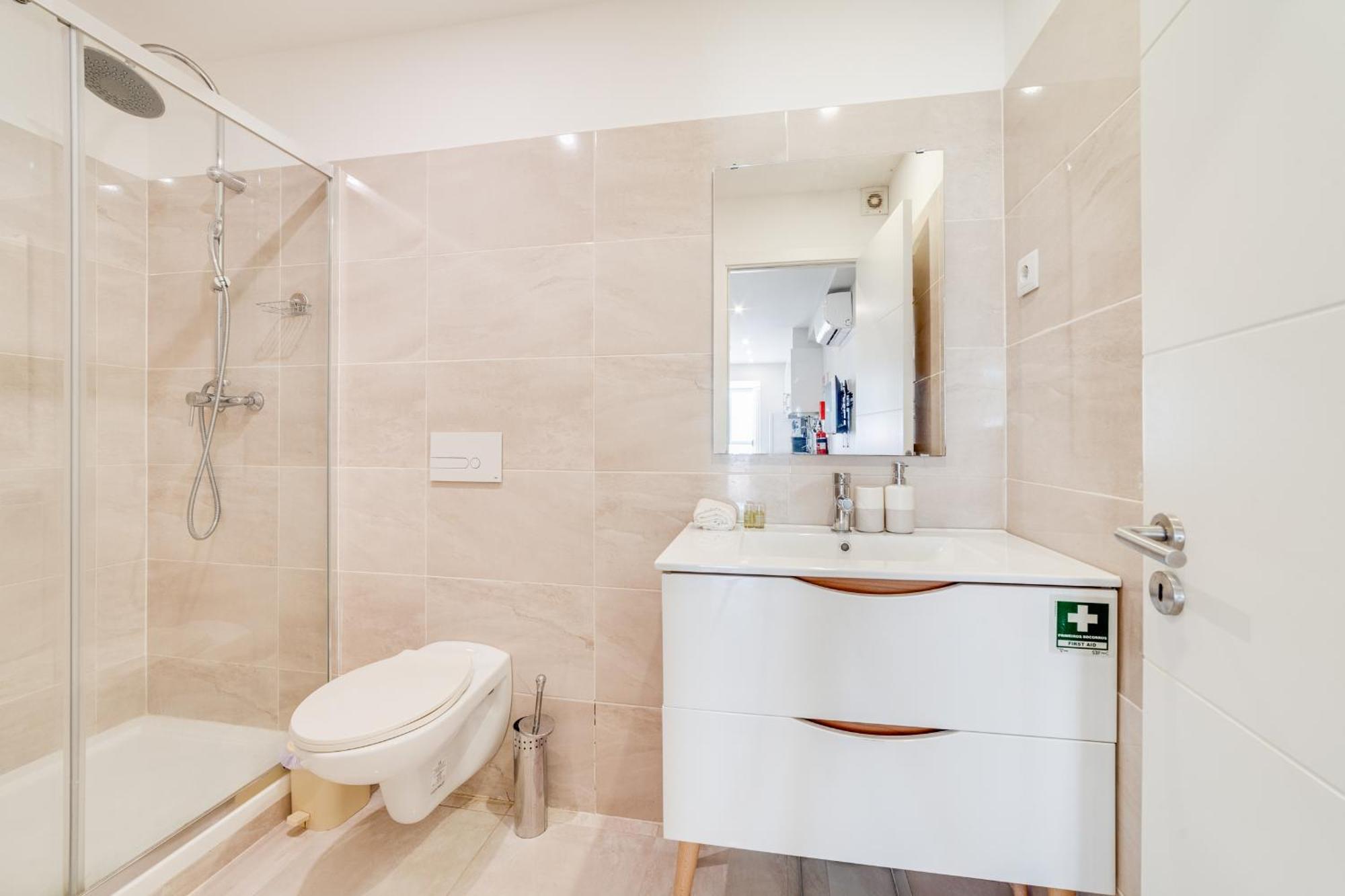 Lapa Charm Apartments With Patio Lisbon Luaran gambar